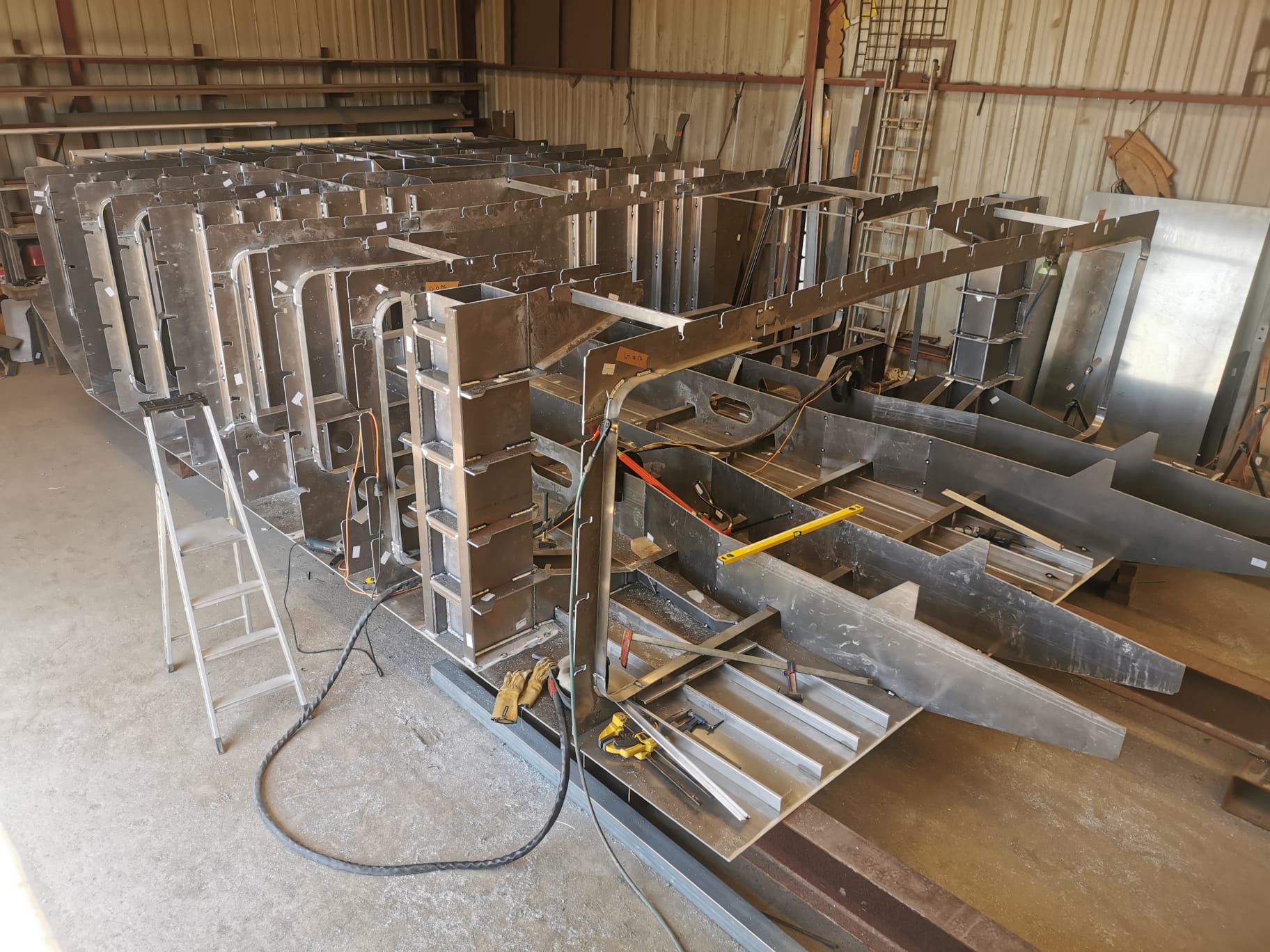 Constructeur barges aluminium